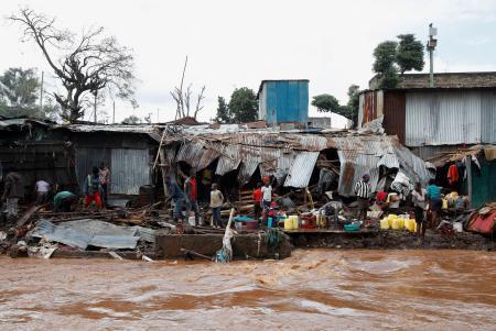 アフガン洪水で50人死亡　北部に大雨