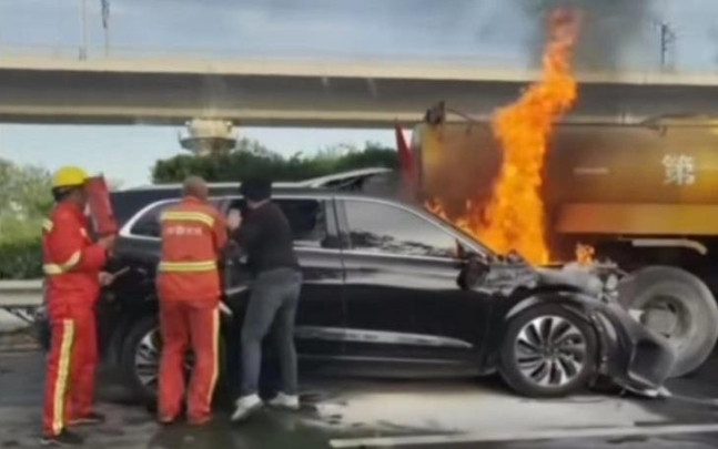 中国の電気自動車、火災でドアが開かず一家死亡…会社の釈明「制御ブレーキの作動範囲を超えた」