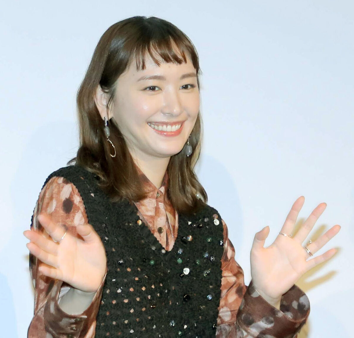 新垣結衣、騒動後初の公の場　晴れやかな笑顔