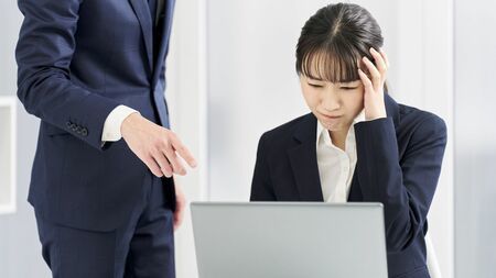 なぜ若者は怒られると過剰に反応してしまうのか 上司にとって「怒らない=最適解」になる病理