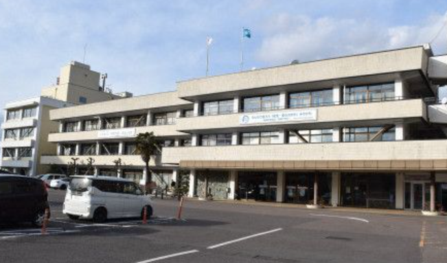 市副議長、豪州・ダボ市長の娘の下半身にカラオケマイクを近づけるセクハラ行為　岐阜・美濃加茂