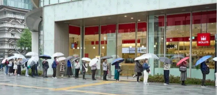 【コピ】大阪にオープンした韓国のコーヒー専門店“HOLLYS” 5日間で6000人が来客…代表「日本で成功ののろしを上げることができた」→？？？