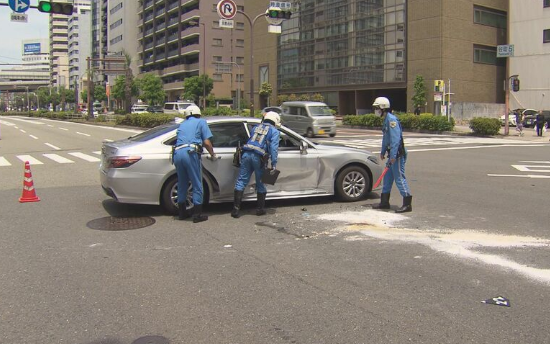 あーこれは揉めるわ。交通違反の車カス追いかけた覆面パトがバイク衝突20歳死亡。賠償金200万くらい