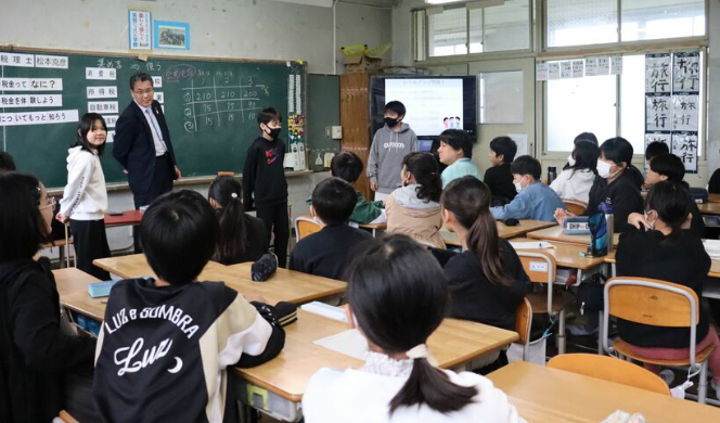 京都府向日市の小学校で税金の使い方考える授業　児童「払いたくないけど、払う意味わかった」