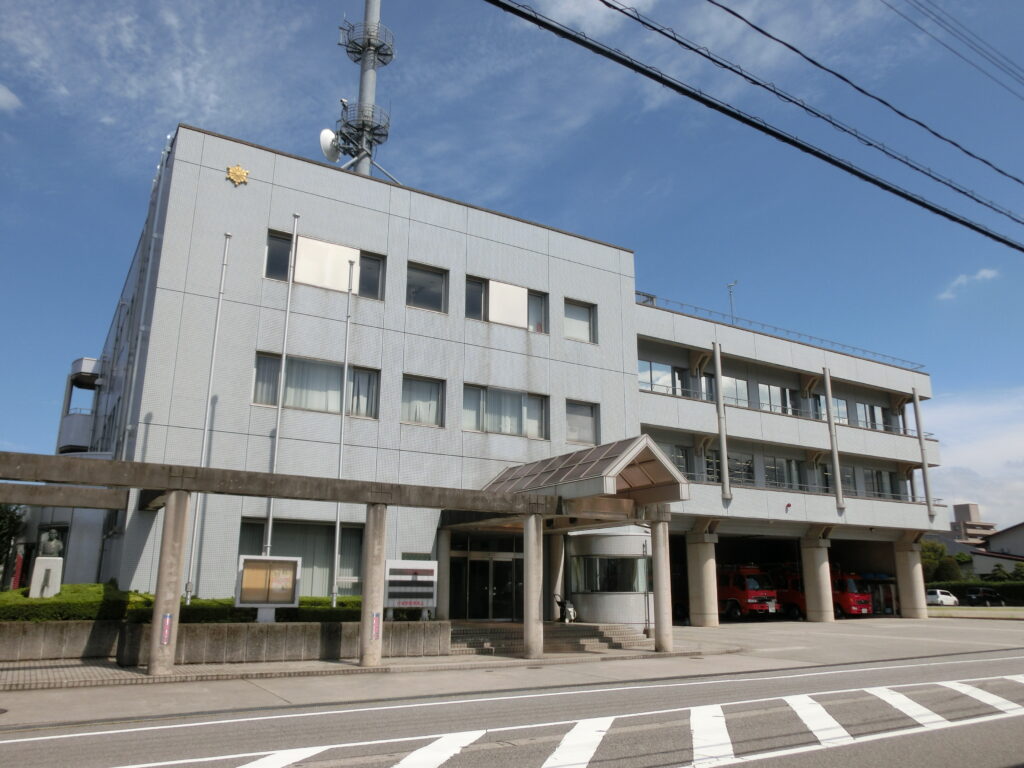 消防士が違法なガールズバーの経営に関与か 風営法違反容疑で男3人逮捕 富山市消防局「副業の申請なく」