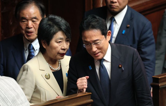 【うまずして何が女性か】岸田首相、上川外相続投の方針