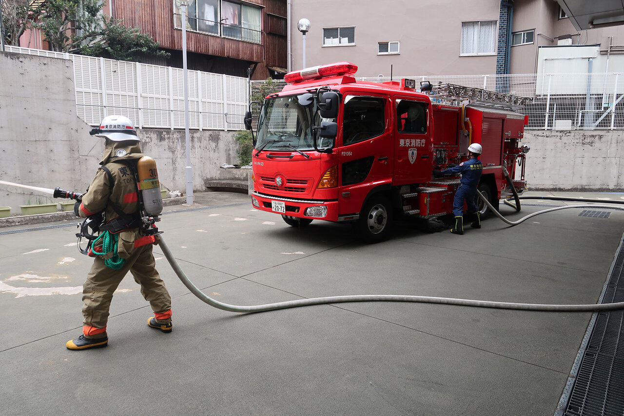 【悲報】免許証を偽造して消防車を運転していた消防士が書類送検される…