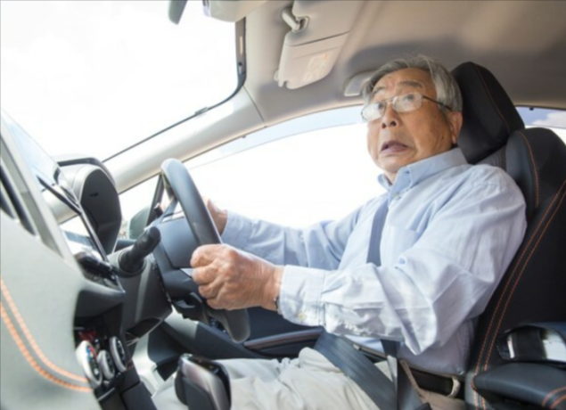 【高齢者】認知症の症状、車の鍵も取り上げたのに…　免許返納を拒んだ90歳父が交通事故も「俺は悪くない」そして要介護に　家族の苦悩