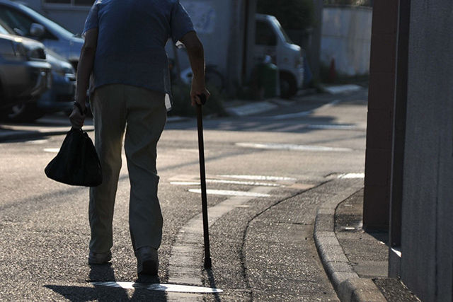 【高齢社会・孤独】親友が多い65歳以上は7.8％　前回調査から大幅減