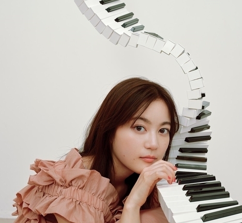 【芸能】「韓国が1番似合うタレント」は女優の生田絵梨花さん。　かまいたち濱家も「韓国が1番似合うタレントがいくちゃん」と賞賛　→。。。