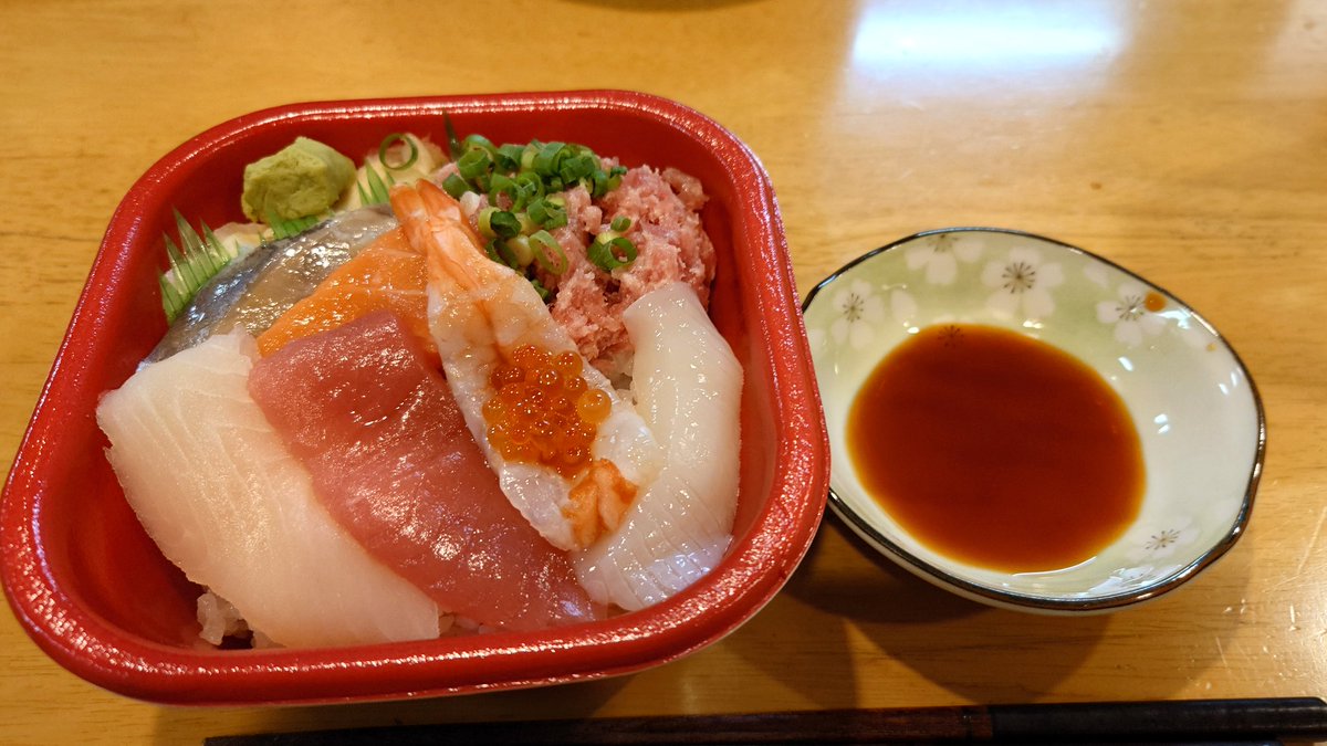 【画像】海鮮丼の丼丸、完全に価格破壊を起こしてしまうww