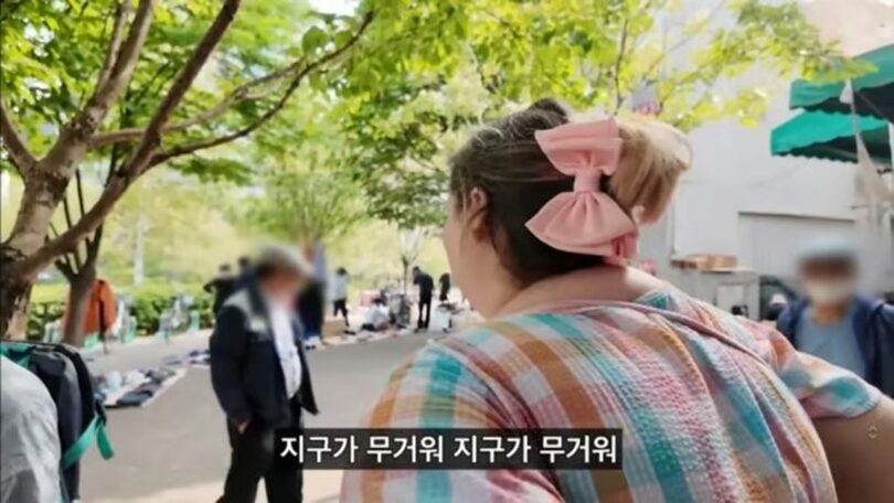 【韓国】 高齢男性、知らない米国女性にダイエット商品突き出し、無礼なひと言「痩せないの？地球が重い」