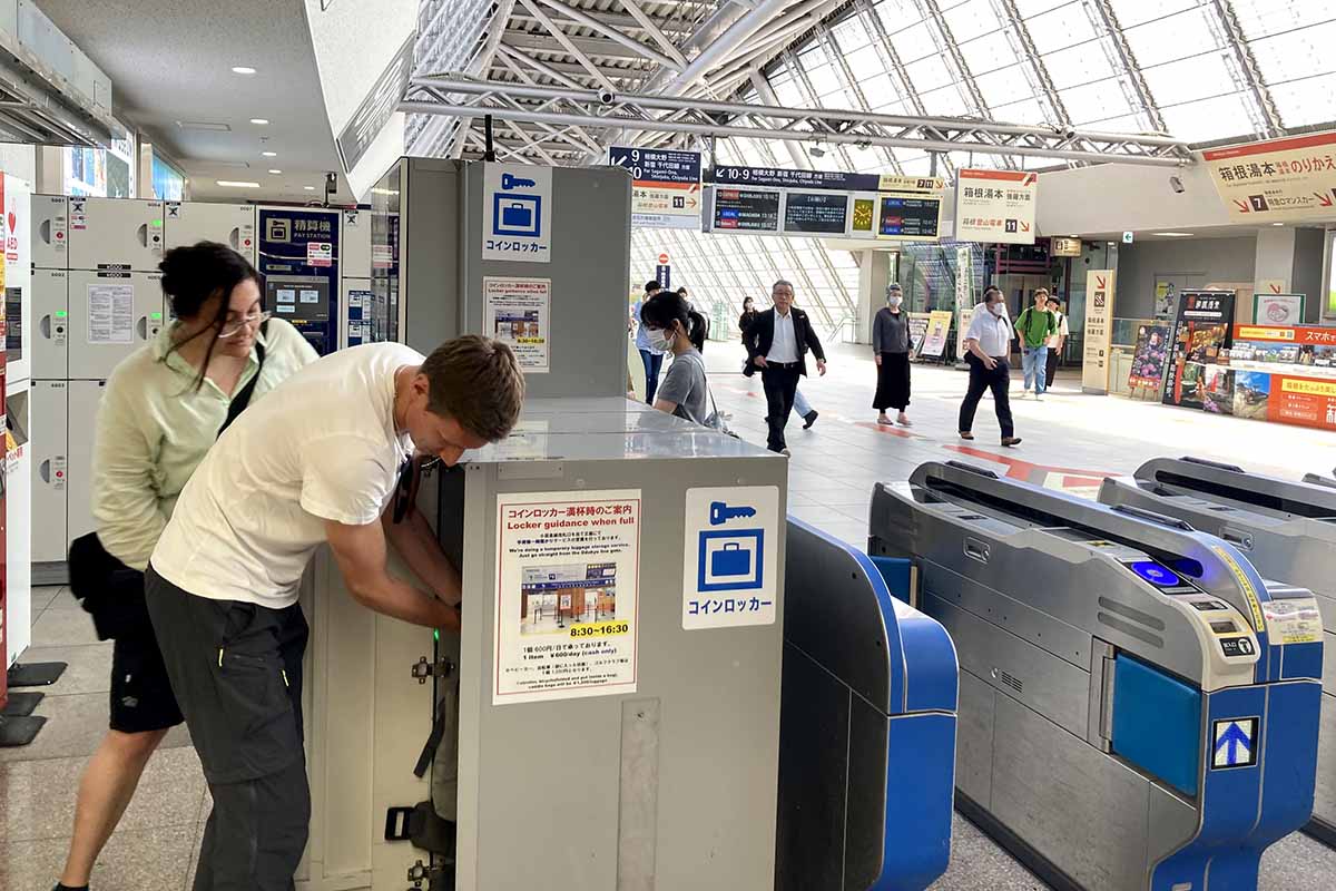 【インバウンド（訪日客）の増加】観光地最寄り駅構内などにあるコインロッカーの稼働率が好調 「土日は終日埋まる」