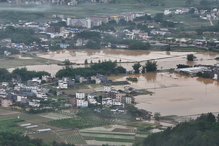 中国南部は大水で大被害「カビるしキノコも生える」