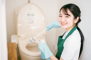 【マナー】コンビニのトイレを借りたら何か買うべき？　“使うだけ”に賛否…ローソンが「トイレ開放」を続けるワケ