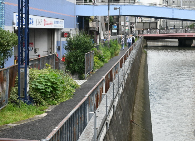 【神奈川】横浜の女性刺殺、無職の３３歳男性を殺人容疑で逮捕　面識無しか