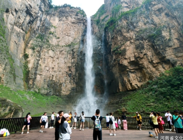 再）絶景で知られた中国の滝、水道管の水で増強されていたと判明