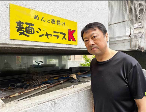 【外食】ラーメン屋にきたのに“ラーメンを頼まない”迷惑客、店主のプロレスラーが怒り「380円のデザートを10人で」