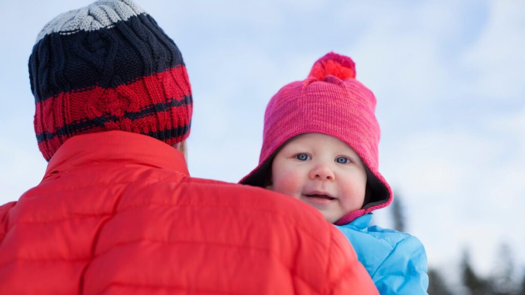 フィンランド「助けて！子育て支援世界一で男女平等の国なのに少子化が加速したの！」