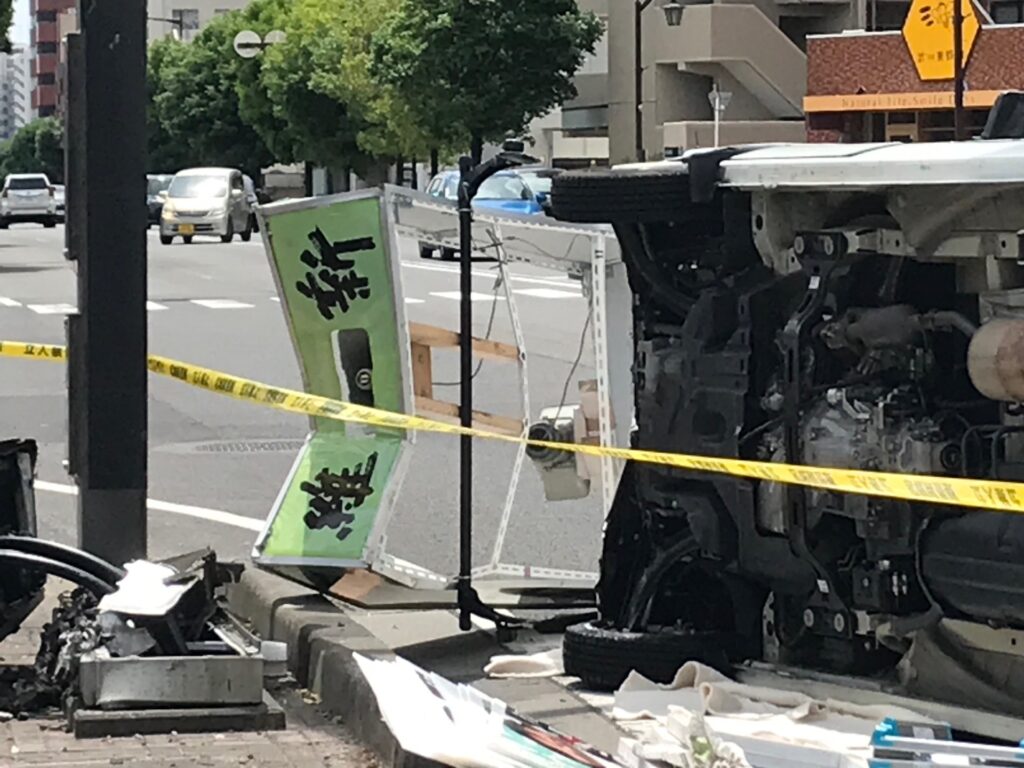 維新の会が突撃し停電中