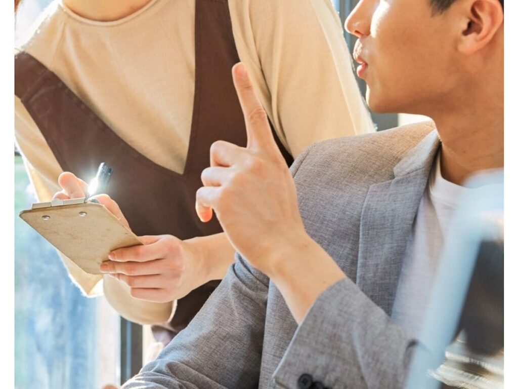 普段彼女に優しくて店の店員には横柄って結婚したら妻にも横柄になるから結婚しない方がいいよ。