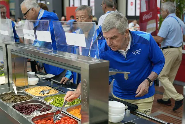 「前回大会よりも格段に悪い」イギリス代表選手がパリ選手村の食事に“苦言”　イギリスメディア報じる