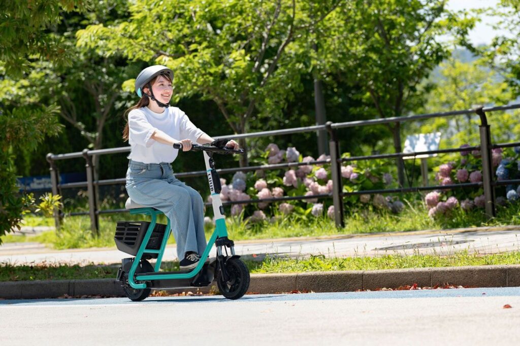 車カスが電動キックボードに椅子ついただけで発狂「怖い」「ロビィ活動だ」←自分も椅子座ってるくせに