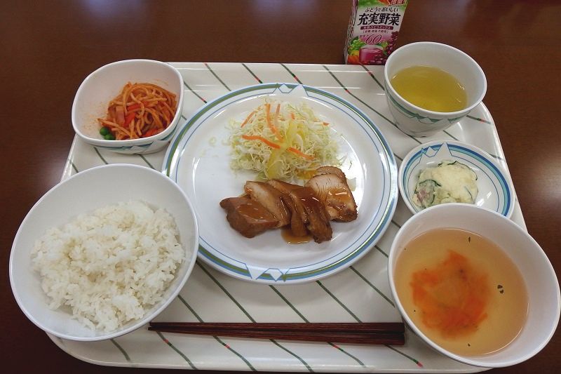 【航空自衛隊】隊員食堂で朝食を３人前食べた3等空曹を停職6日の懲戒処分　三沢基地