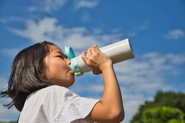 【🚰】水が飲めない子どもが増えている衝撃「味がしないから苦手」クラスに2、3人もいる