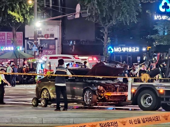 【韓国】車両が逆走行し歩道に突っ込み9人死亡…目撃者「運転手の妻は人が死んでいくのに自分の服の心配をしていた」