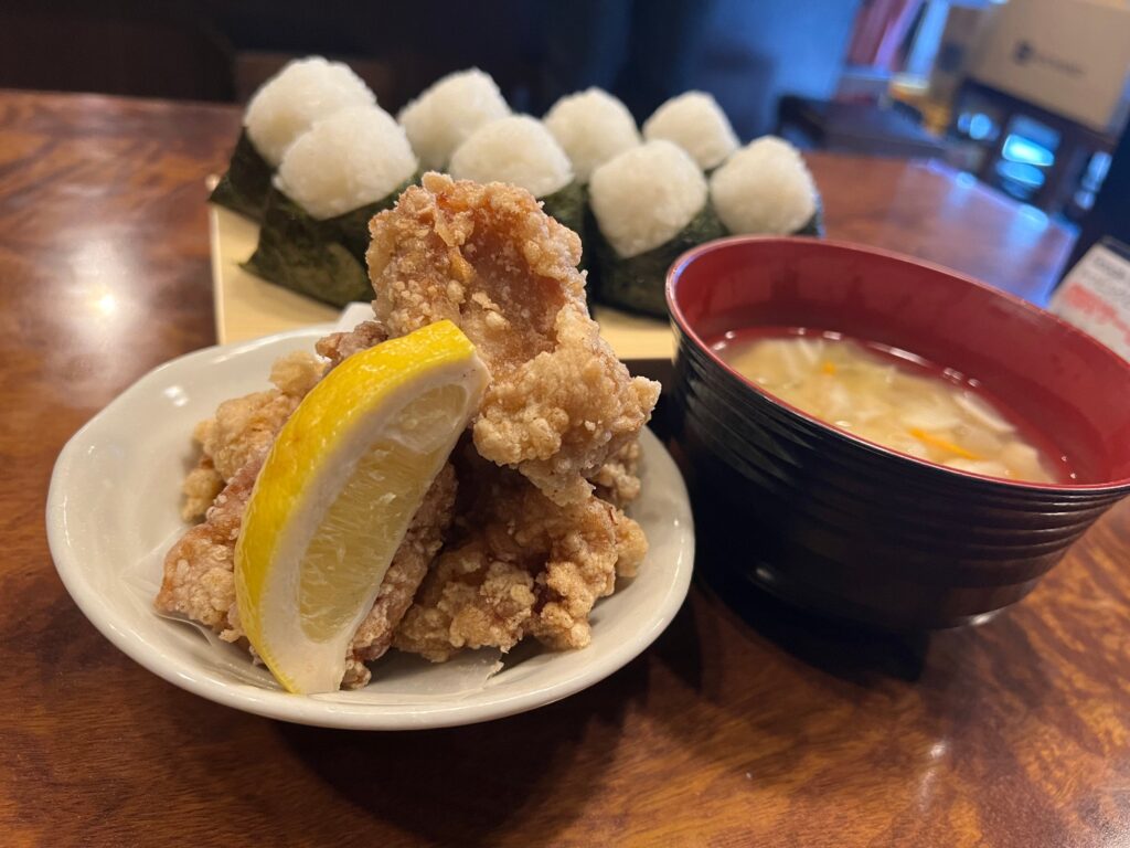 おむすび専門店で「唐揚げ・塩むすび食べ放題（1000円）」が開始