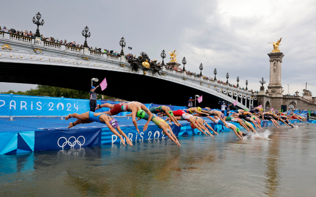 【パリ五輪】トライアスロン、レース後のセーヌ川の「水質は非常に良い」検査結果発表で物議