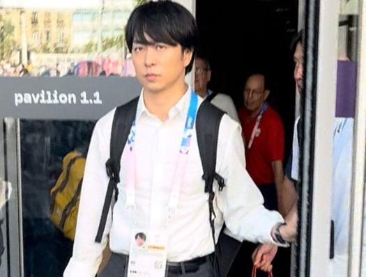 櫻井翔、バレー敗戦後にスタジアム “即退場”…中継後はスタッフ待たせてみやげ店めぐりの「帰国ムード」