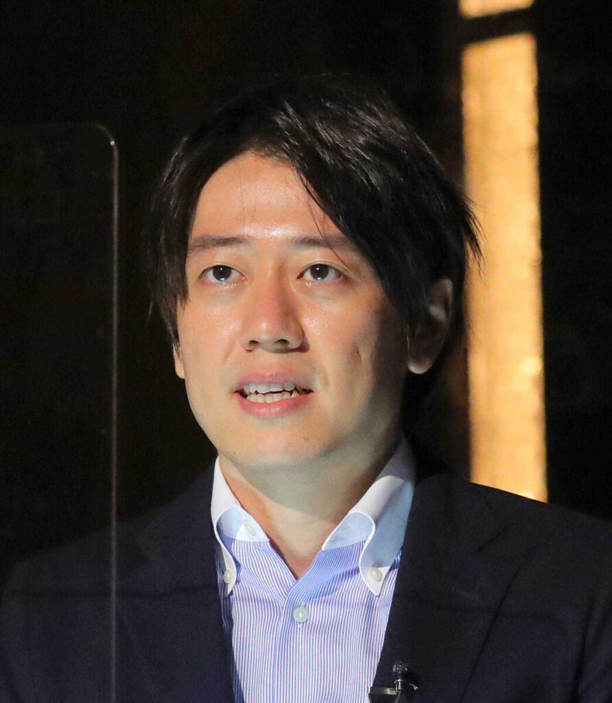 日テレ安村直樹アナが左薬指脱臼骨折…「ぐるナイ」海岸ロケ中に岩場で転倒、すでに手術終え退院