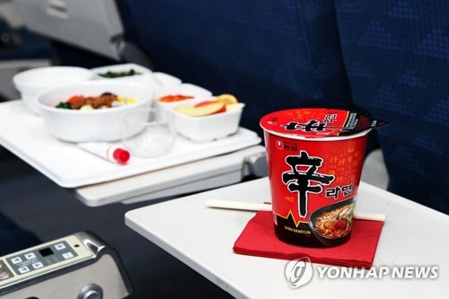 【韓国】大韓航空、エコノミーでのカップ麺(辛ラーメン)提供を中止へ＝乱気流によるやけど増加