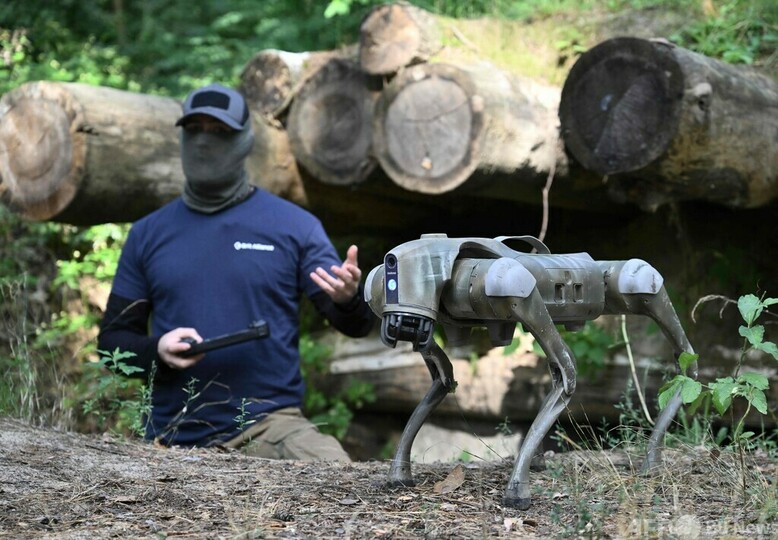 【動画】ウクライナ軍 前線に「ロボット犬」投入へ「BAD One」公開 地雷や体温がわかる危険な偵察 上位ロボ「BAD Two」は非公開