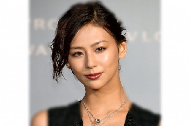 《交際宣言からわずか1か月》深田恭子の"元カレ"実業家と女優・西内まりやがスピード破局！「価値観の違いでお別れしました」