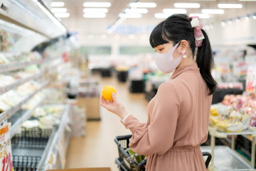 カップヌードル1食240円　炊飯　米一合40円　納豆一個30円　どっち安い？