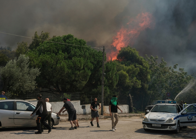 【国際】ギリシャで今年最悪の山火事、アテネに火の手迫る