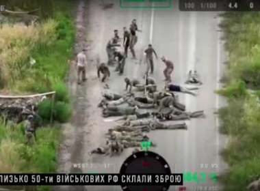 ウクライナ軍が奇襲、ロシア西部クルスク州に侵入した際の映像公開　国境警備のロシア兵は白旗上げて投降　(動画あり）