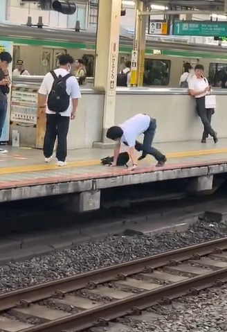 【動画】池袋の痴漢サラリーマンさん見事逃げ切る