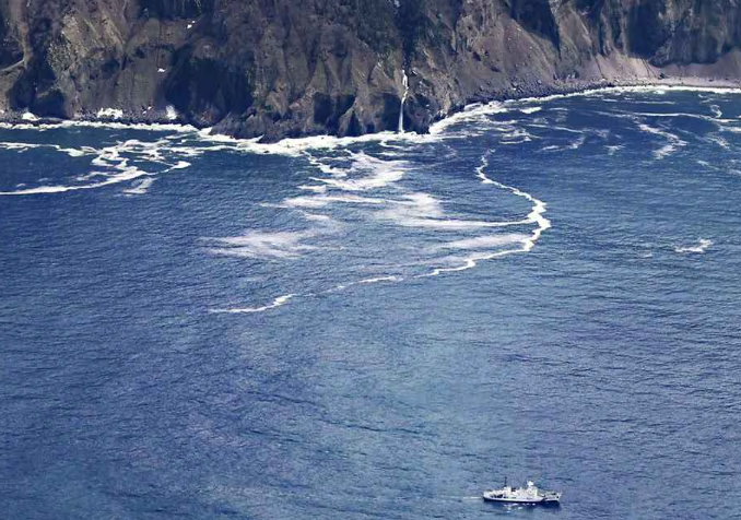 【切ない】知床半島でデジカメ発見　観光船沈没事故の乗船者所持品か　見つけた漁師「家族の元に」