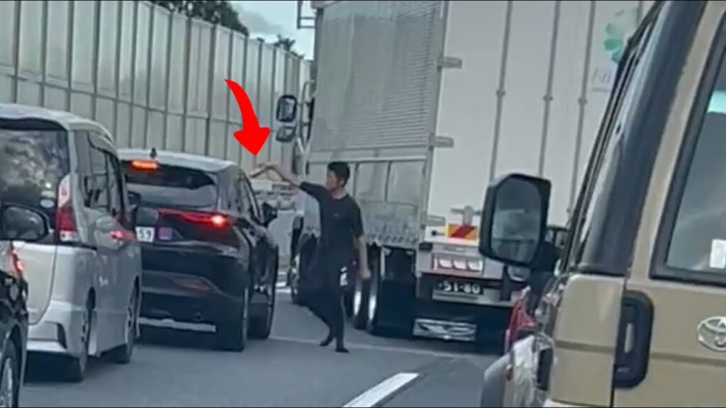 首都高ふさいだトラック危険運転問題で運送会社が謝罪「極めて許し難い行為」SNSで動画大炎上