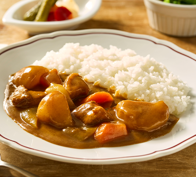 カレーにちょい足しでグッとおいしくなるもの　3位はウスターソース 2位チーズ 1位はチョコレート