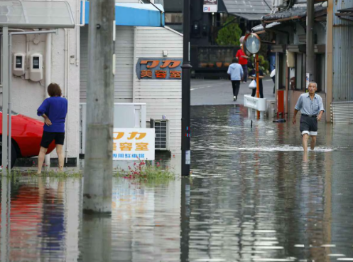 台風、記録的雨量で死者計7人　けが人120人超、熱帯低気圧に