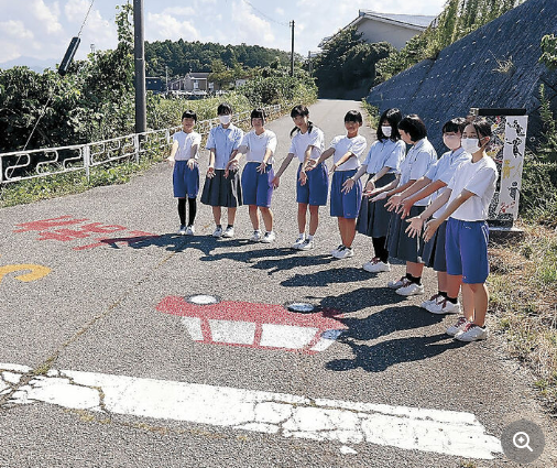 お前ら「高解像度くれ」北國新聞「あげない」「ケチ」ＳＴＯＰ！交通事故　山代中美術部が路上ペイント