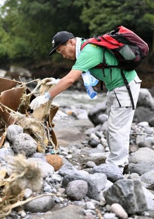 【訃報】熊本地震で行方不明になった大学生の息子の捜索を続けた父、死去