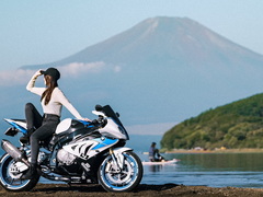 マナー違反？それとも法令違反？ バイクでのすり抜けの法的扱いとは