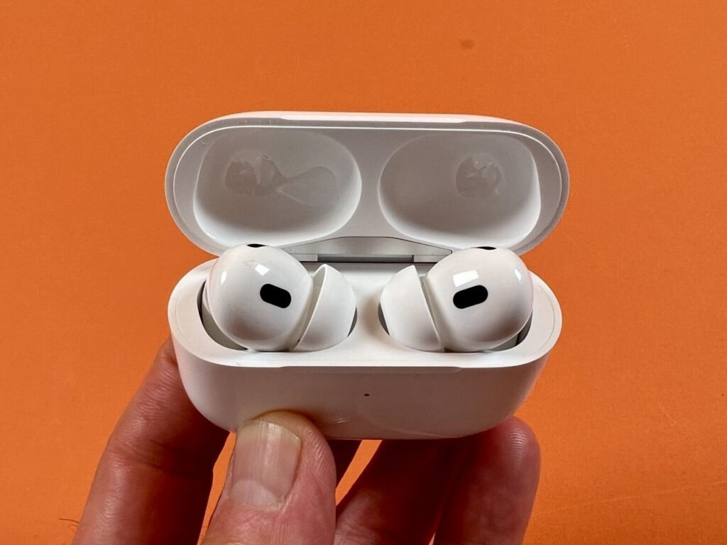 補聴器業界に黒船襲来か、AirPods Pro2（39,800円）が補聴器承認、日本の相場は片耳10万円~30万円