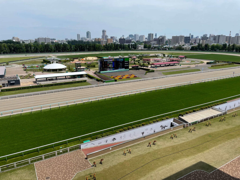 【北海道】競馬場に野生のシカ侵入で警察に通報…札幌競馬場パークウインズは一部施設制限＆イベント中止